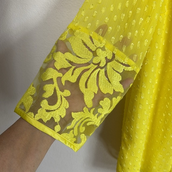 (A5)NWIsaac Mizrahi Live! Floral Embroidered Sheer V-Neck Blouse,Bright Yellow M - Picture 2 of 13